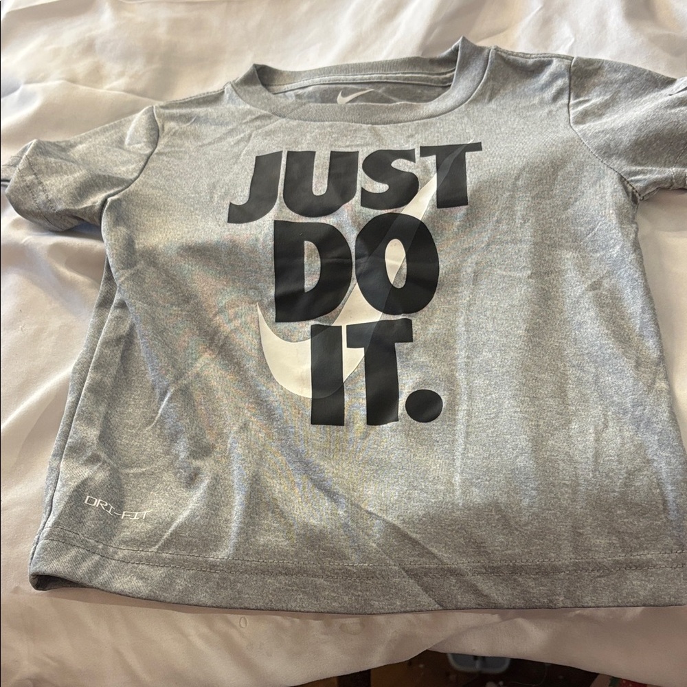 Nike Kids Grey 'Just Do It' Tee 3T